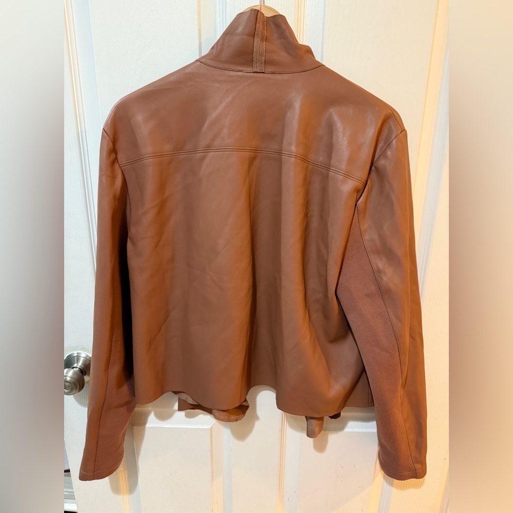 Macy’s Bar III Women's Faux Leather Lightweight Suede Collar Jacket like new - Picture 4 of 4